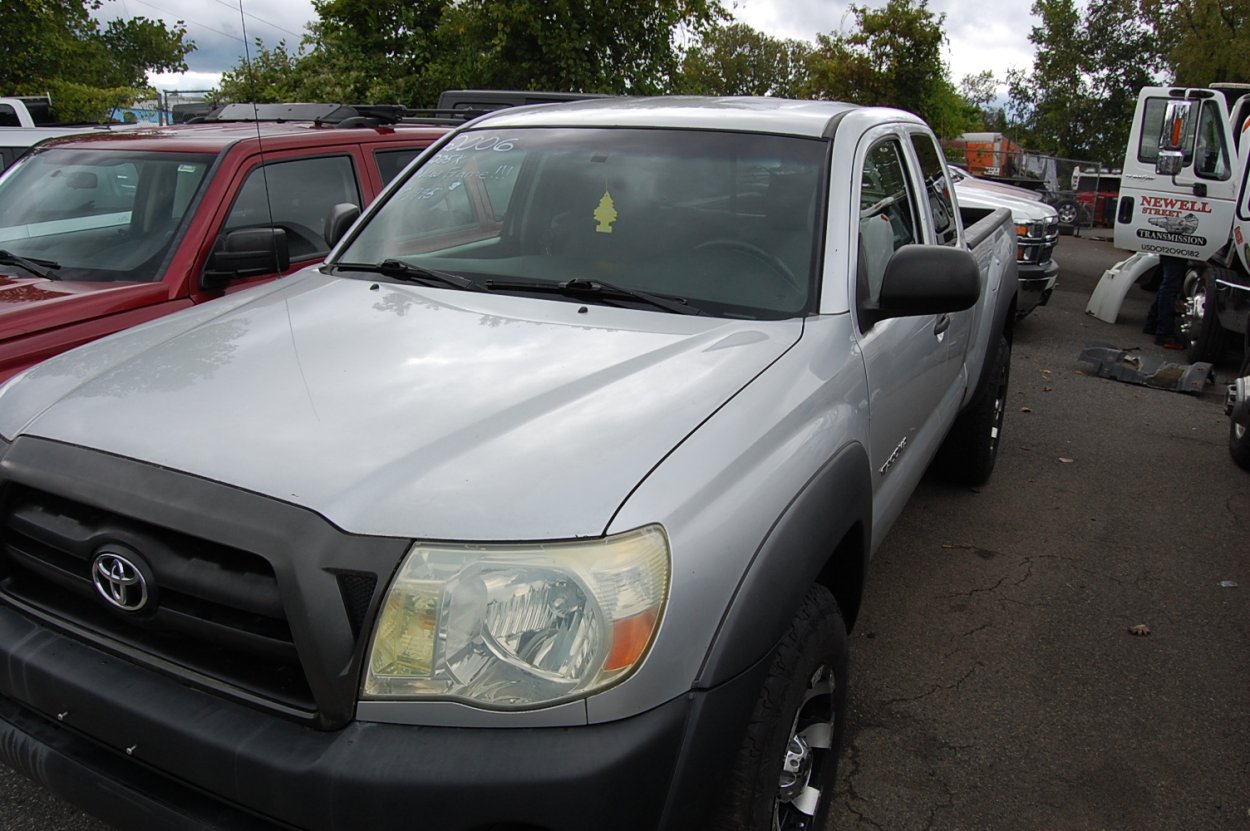 Pick Up Truck For Sale: 2006 Toyota Tacoma Regular Cab
 